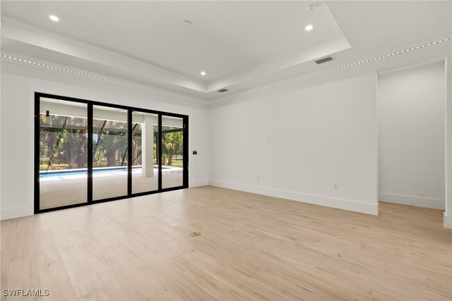 Building Photo - 1587 Golden Gate Blvd W