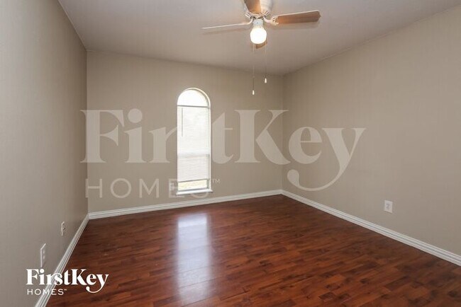 Building Photo - 4013 Commonwealth Dr
