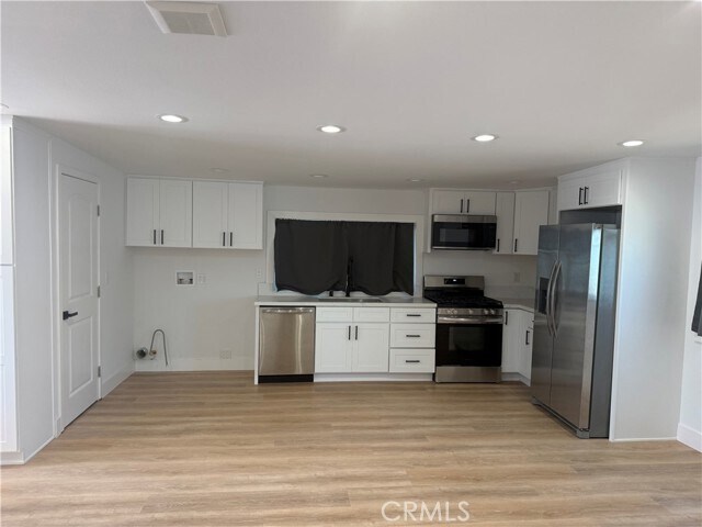 Building Photo - 1395 3rd St