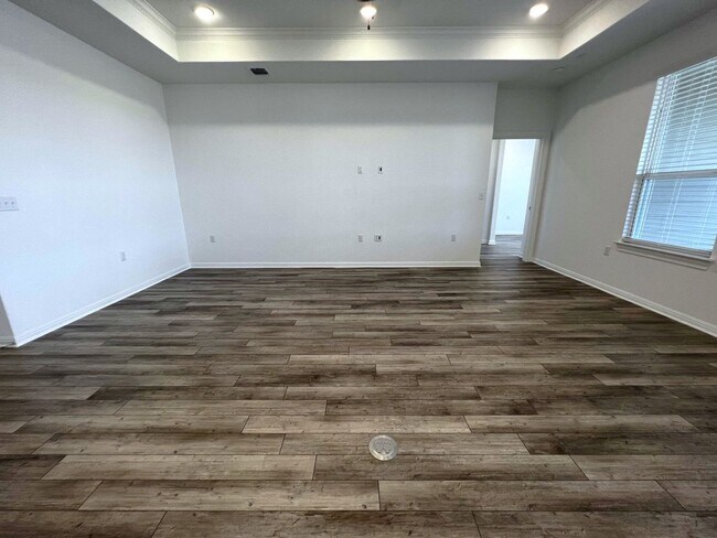 Building Photo - 106 Middle Crk Rd