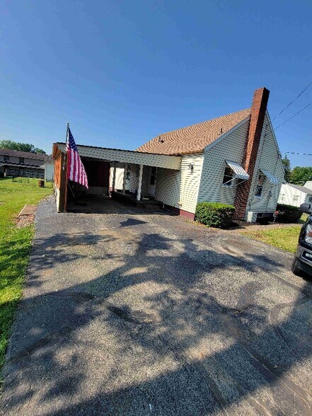 Building Photo - 1502 N Beaver St