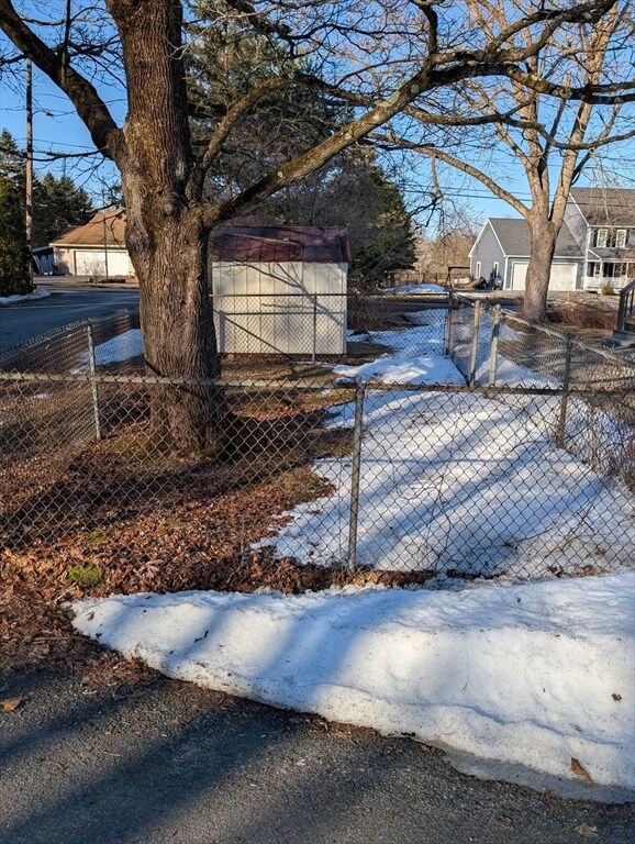 Building Photo - 8 Linda Circuit