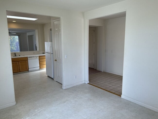 Building Photo - Gorgeous 3 Bedroom, 2 Bath Home in America...