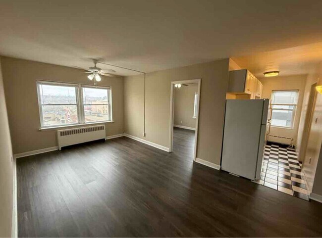 Primary Photo - 1653 N Prospect Ave
