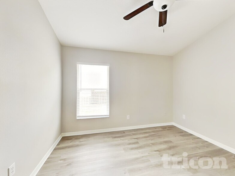 Building Photo - 24307 Satinwood Ct