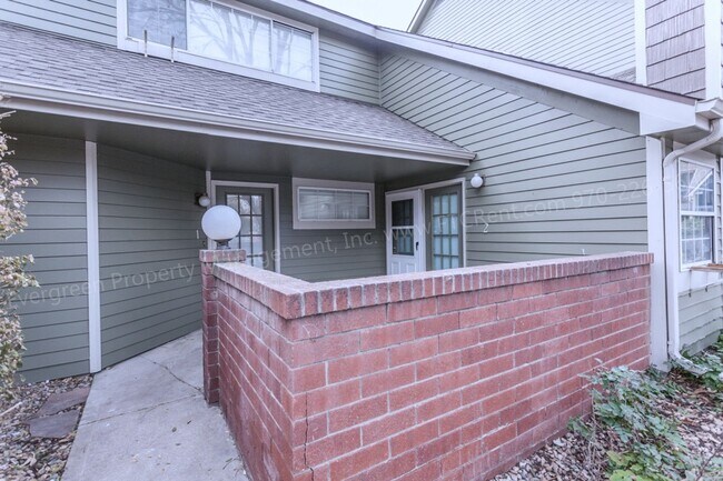 Building Photo - 3565 Windmill Dr