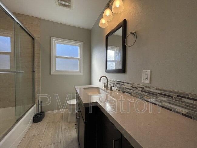 Building Photo - 2830 Harvey Way