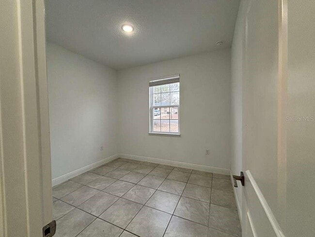 Building Photo - 9130 N Mendoza Way