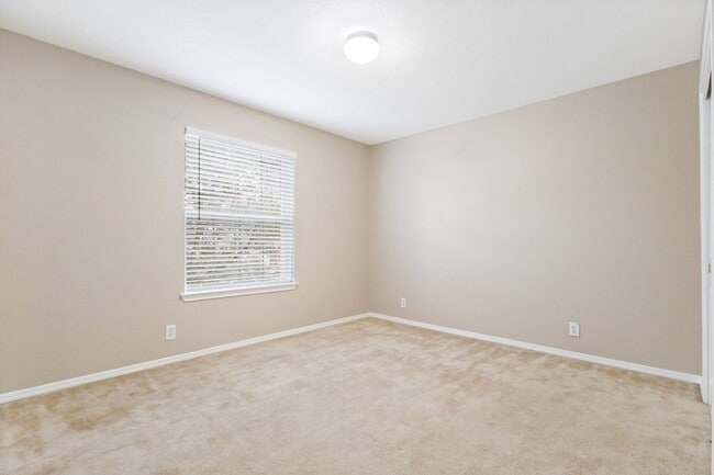 Building Photo - 4914 Roan Brook