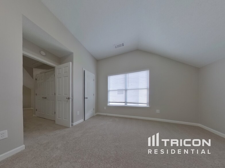 Building Photo - 3011 Summer Breeze Dr