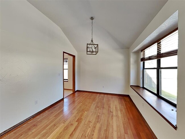 Building Photo - 3608 Teresa Dr
