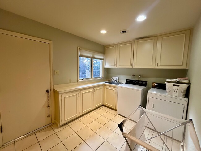 Building Photo - Gorgeous 4 bed 5 bath Luxury rental in Cherry Hills Village!