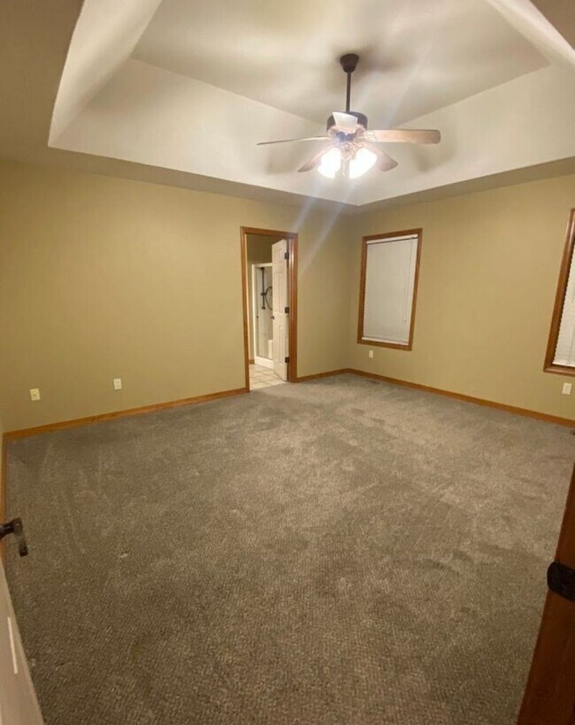 Building Photo - 4 Bed 2 Bath Home in Nixa!!