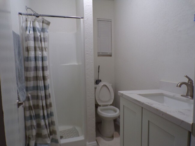Building Photo - Abbys Room and Co-Living Units