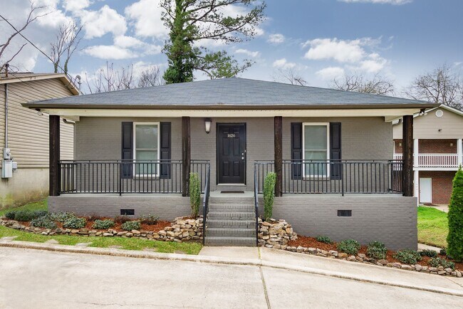 Building Photo - 1626 17th Ave E