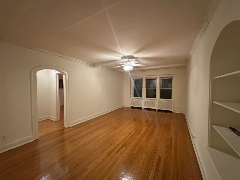 Building Photo - 1914 N Prospect Ave