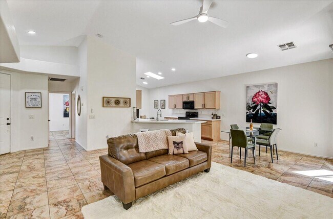 Building Photo - 3247 E Maldonado Dr