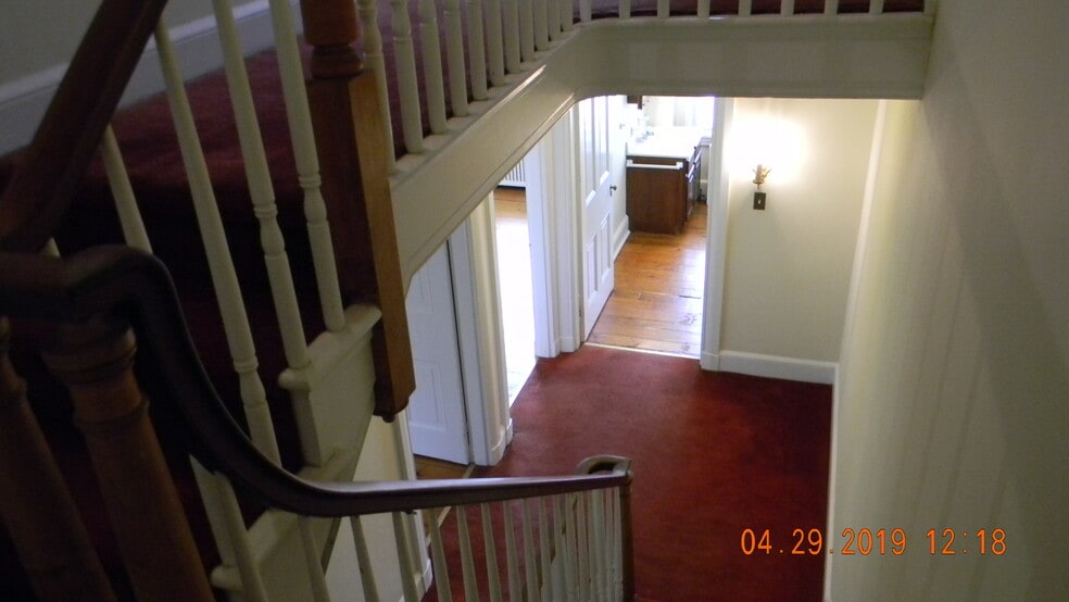 Third floor landing - 311 N High St