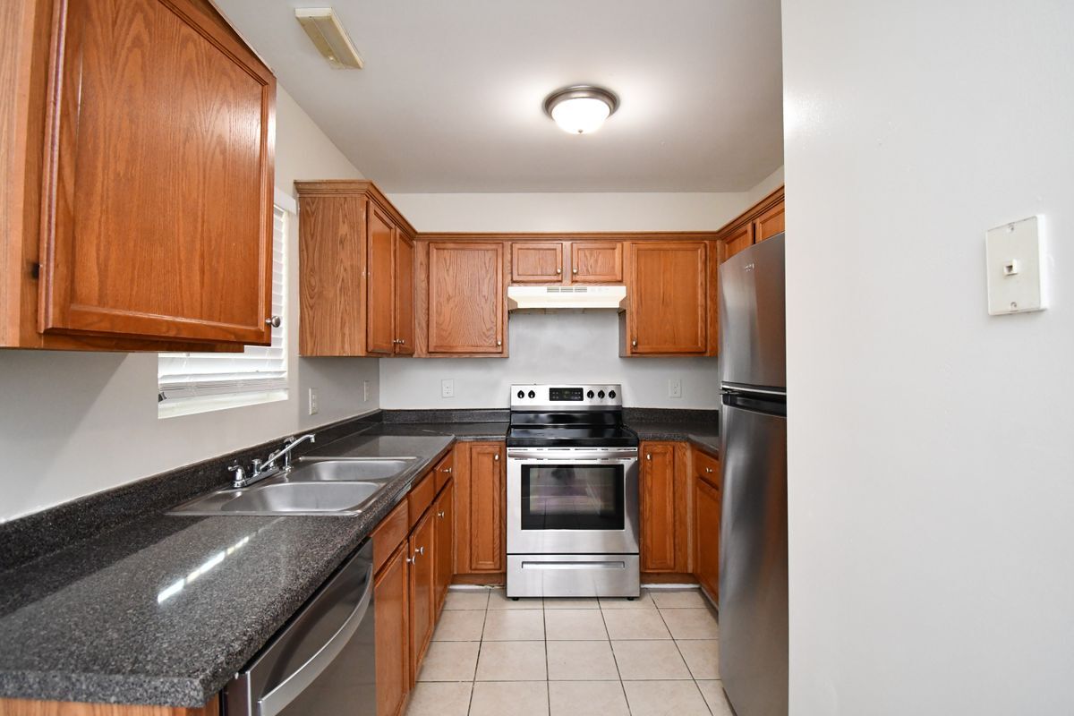 Building Photo - 639 Mill Stone Bluff