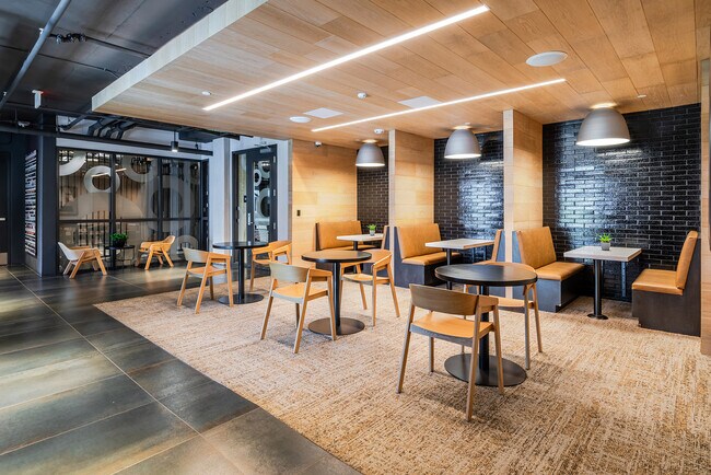 Building Photo - 3560 Rambla Pl