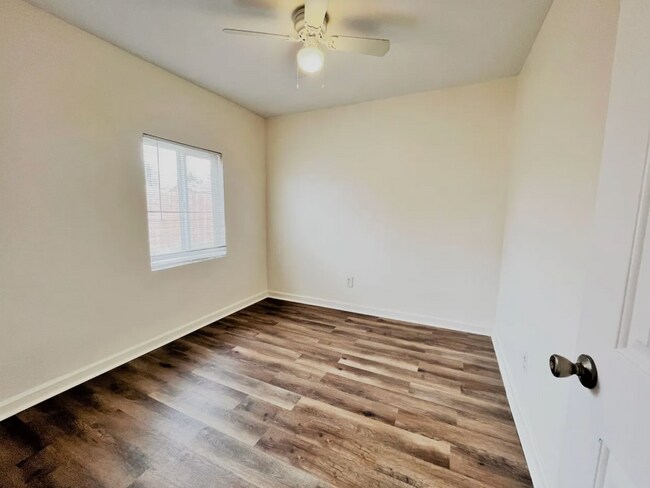 Building Photo - Beautiful 4 Bedroom 2 Bath