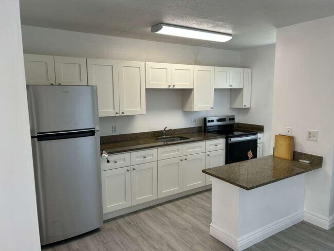 Building Photo - 1081 SE Monterey Rd