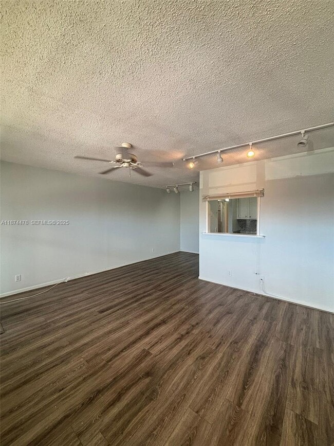 Building Photo - 154 Northampton H