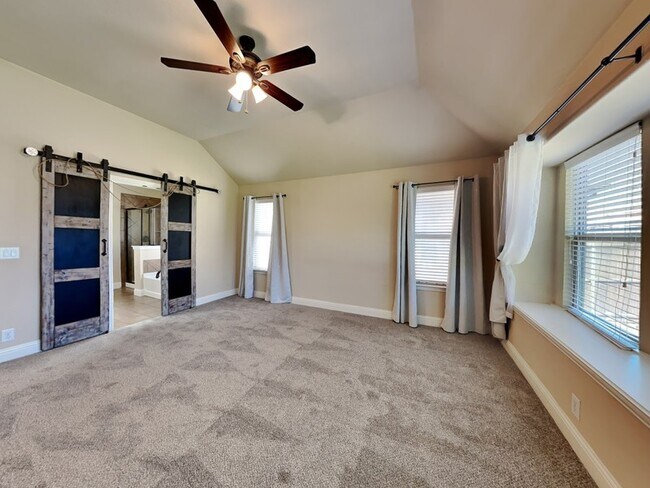 Building Photo - 3403 Cedar Ln