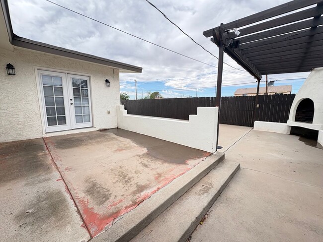 Building Photo - HOME FOR RENT IN ANTHONY TEXAS