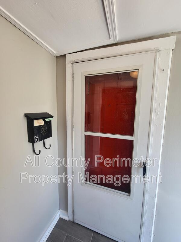 Building Photo - 3631 Washington St