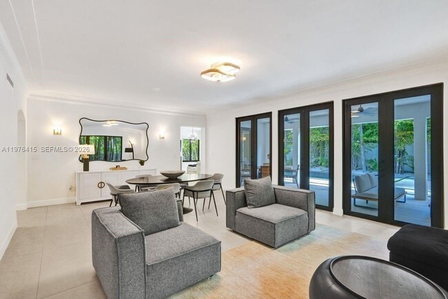 Building Photo - 5735 N Bay Rd