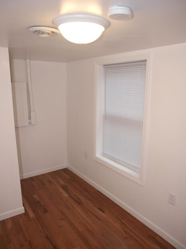 Building Photo - 1914 N 11th St