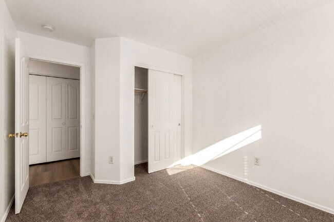 Building Photo - 24110 W Hadley St