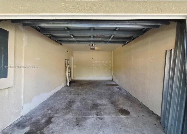 Building Photo - 1209 NW 27th Ave