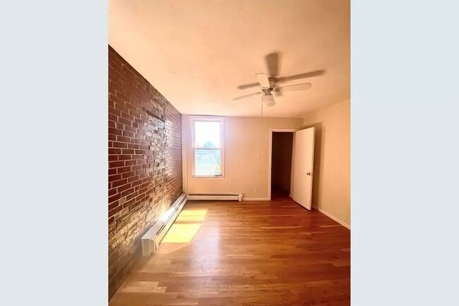 Building Photo - 2bed in East Boston