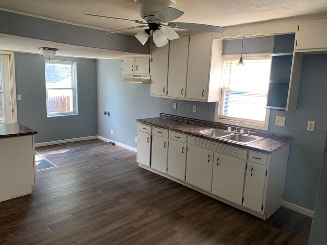 Building Photo - Single family home in Peoria Heights, 2 BR...