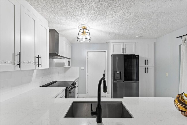 Building Photo - 11085 Neptune Dr