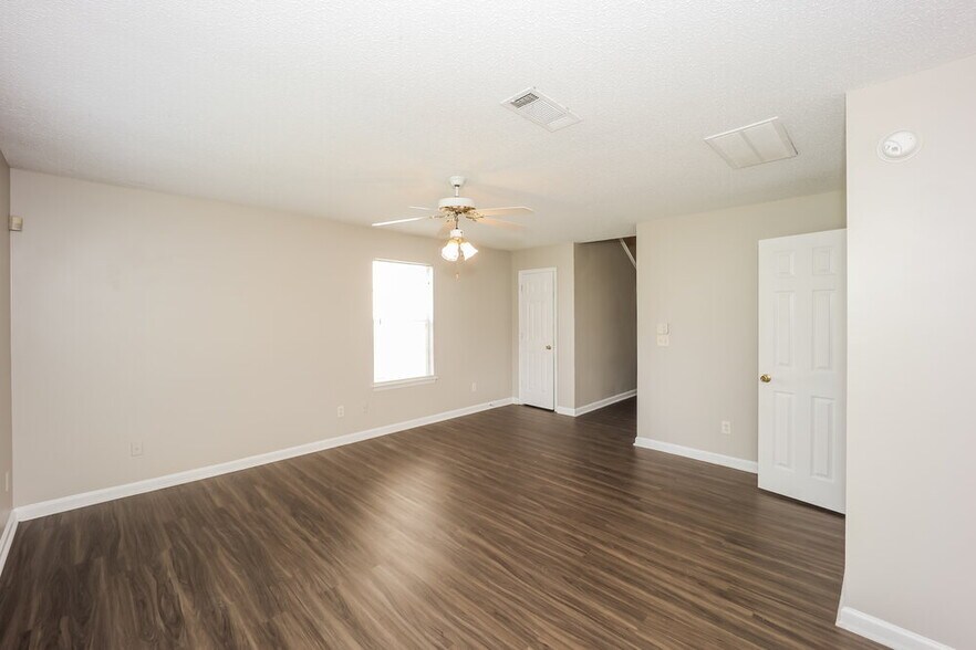 Building Photo - 2222 Tuley Dr