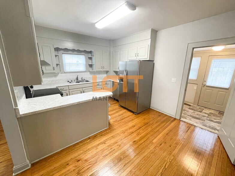 Building Photo - 7 Sturtevant St