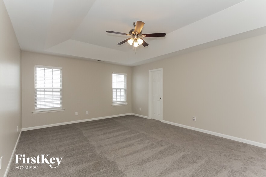 Building Photo - 6111 Forest Pond Dr