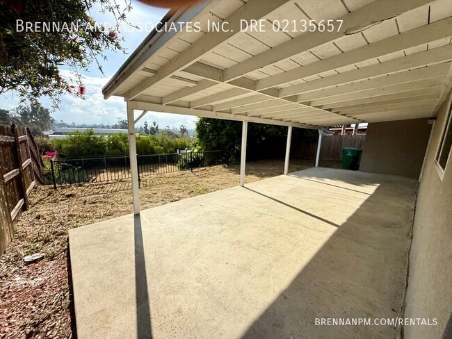 Building Photo - 1569 Parrot St