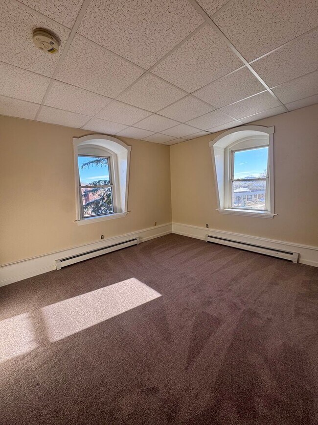 Building Photo - 1 Beacon St