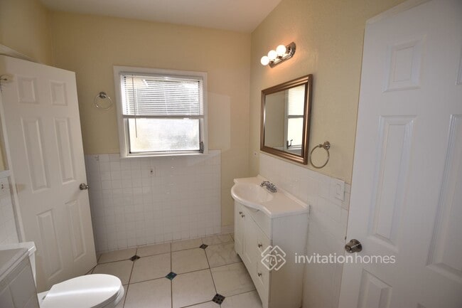 Building Photo - 4327 Hernden Dr