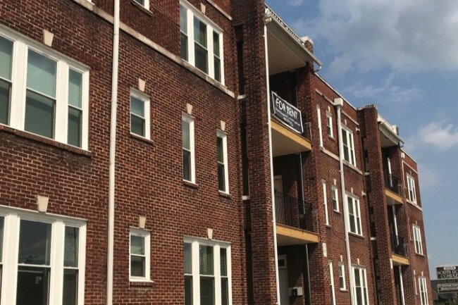 Building Photo - 606 N Roan St