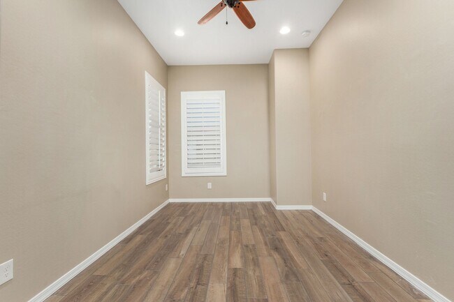 Building Photo - Beautiful 3 bedroom with pool in Cantamia!