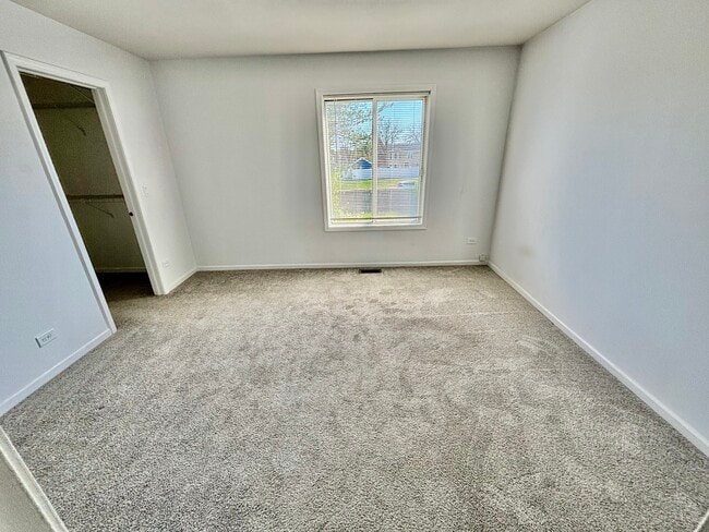 Building Photo - 1278 Robin Dr