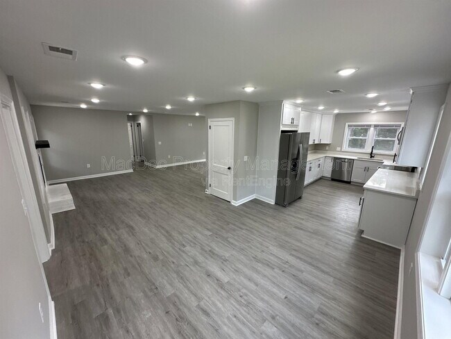 Building Photo - 12317 Metlock Rd