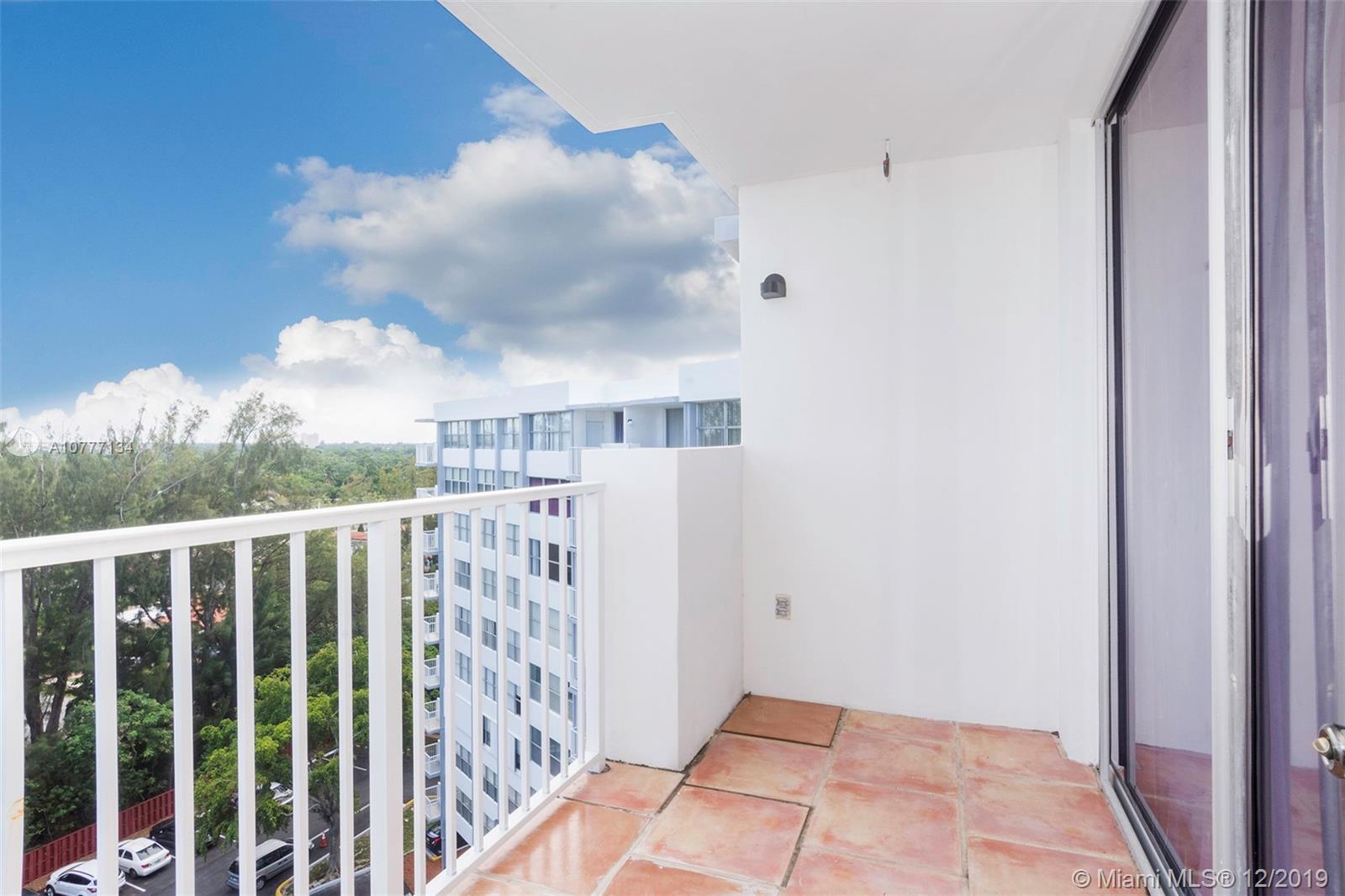 Building Photo - 1300 NE Miami Gardens Dr