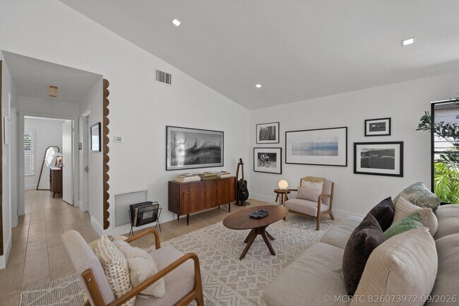 Building Photo - 2515 Bedford Mews Dr