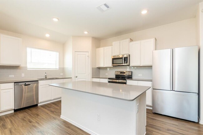 Building Photo - 110 Sophora Dr